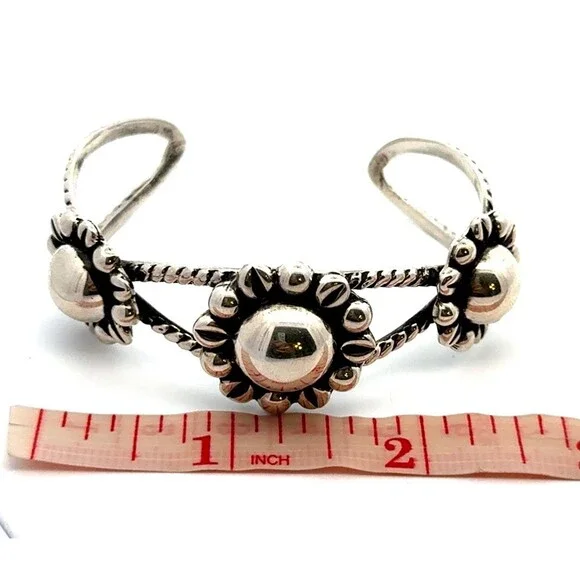 Designer Taxco 925 Sterling Silver Three Flower Design Rope Cuff Bracelet